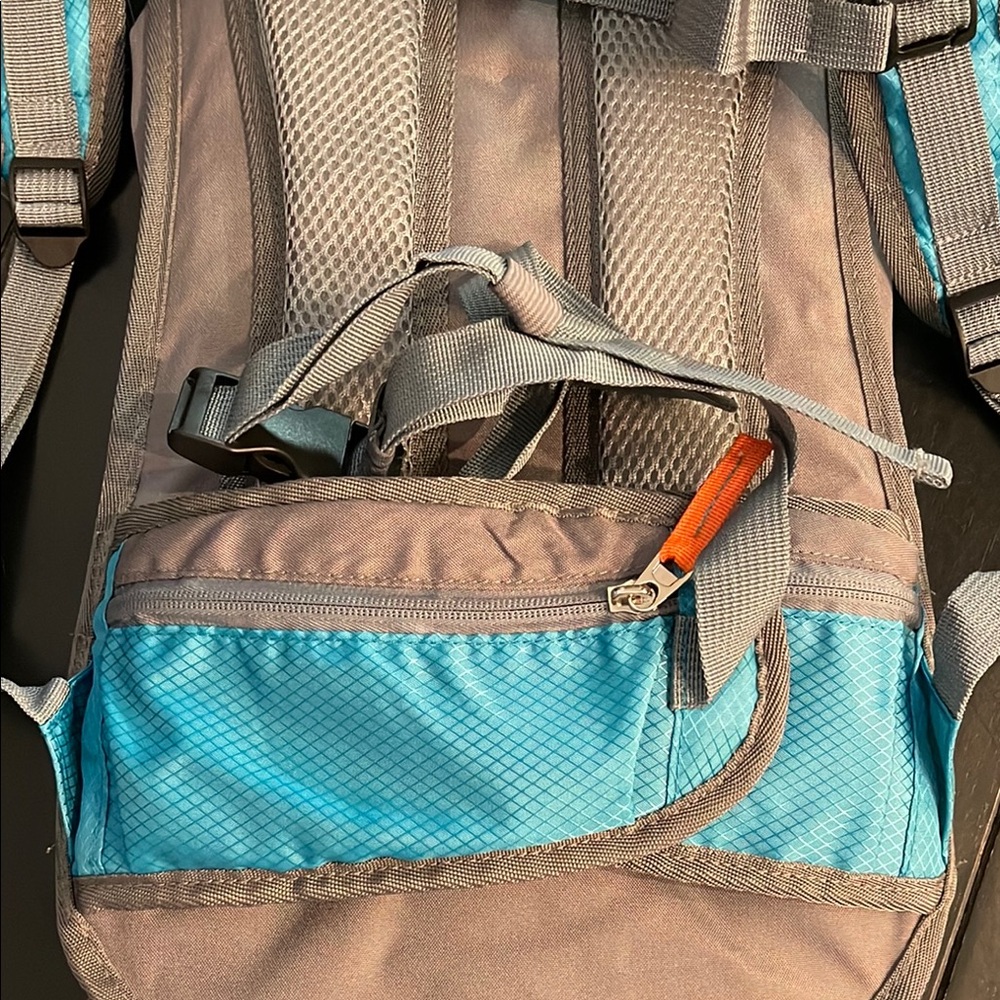 Gift Ready Hydration Pack - Marine Trail Blue and Gray With Orange Zipper Pulls - Picture 7 of 11